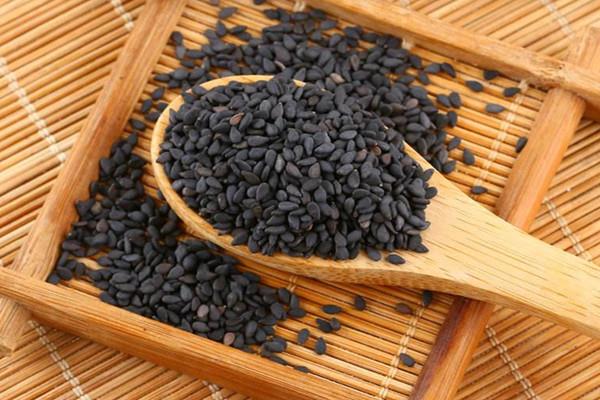 黑芝麻可以天天吃吗 黑芝麻可以治疗脱发吗