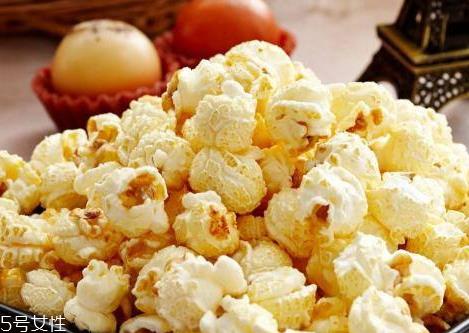空气炸锅可以做爆米花吗 自制爆米花的技巧