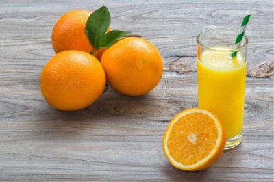 ​鲜榨橙汁有点酸怎么回事 鲜榨橙汁有点酸正常吗