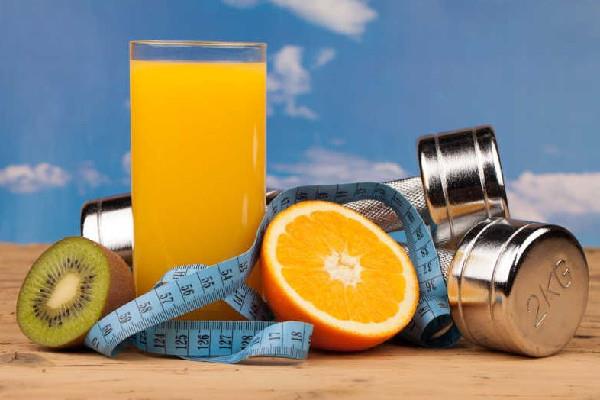 鲜榨橙汁有点酸怎么回事 鲜榨橙汁有点酸正常吗