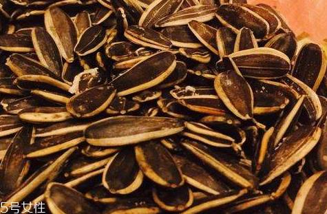微波炉烤瓜子多长时间 微波炉烤瓜子注意事项