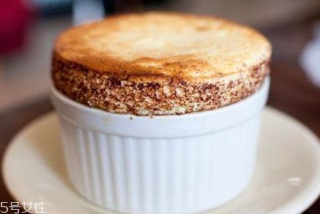 舒芙蕾怎么吃 舒芙蕾直接用勺子吃吗 舒芙蕾怎么吃 舒芙蕾直接用勺子吃吗