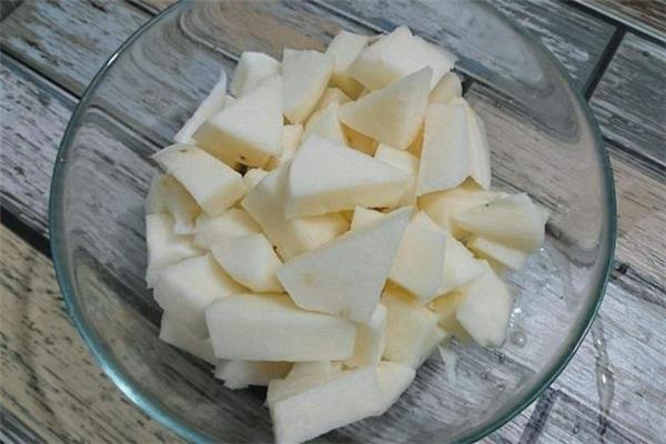 吃凉薯会肚子疼吗 为什么吃凉薯肚子疼 吃凉薯会肚子疼吗 为什么吃凉薯肚子疼