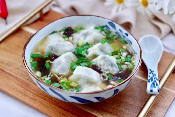 馄饨需要解冻煮吗 馄饨冻成一坨了怎么办 馄饨需要解冻煮吗 馄饨冻成一坨了怎么办