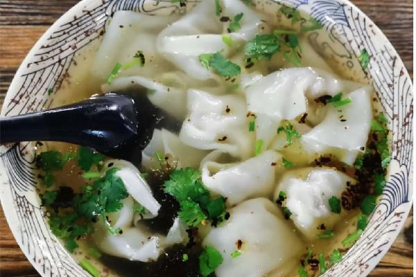 馄饨需要解冻煮吗 馄饨冻成一坨了怎么办 馄饨需要解冻煮吗 馄饨冻成一坨了怎么办