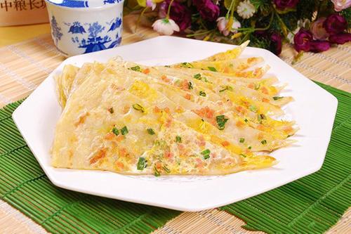 鸡蛋饼面糊用热水还是凉水 鸡蛋饼的热量高吗