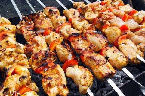微波炉烤肉串要多长时间 几分钟即可