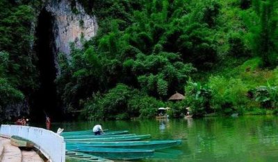 ​西南一个村的,被称为“最后世外桃源”,进出靠两个溶洞!