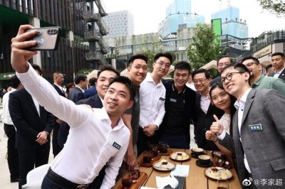 李家超:青年是我们的未来,希望人才双向流动