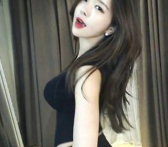 御宅族网民热搜了尹素婉42秒,女主播为吸引人气挑战底线