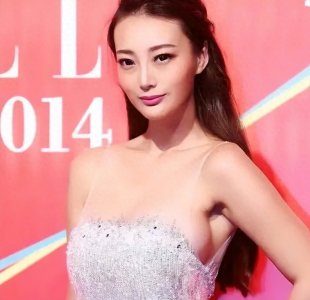 ​为艺术献身的女星！人间尤物！王李丹妮写真赏