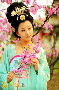 ​殷桃图片个人资料 ;曾被重庆落马高官“包养三年”？真相来了