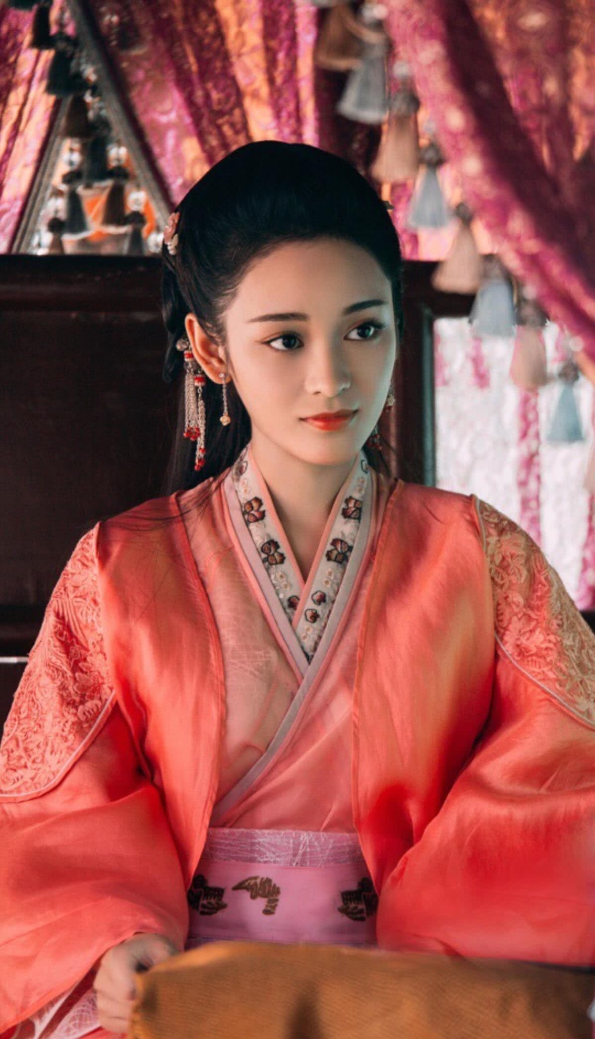 唐嫣旗下有哪些艺人(唐嫣旗下艺人有多少斤) 唐嫣 旗下 第3张