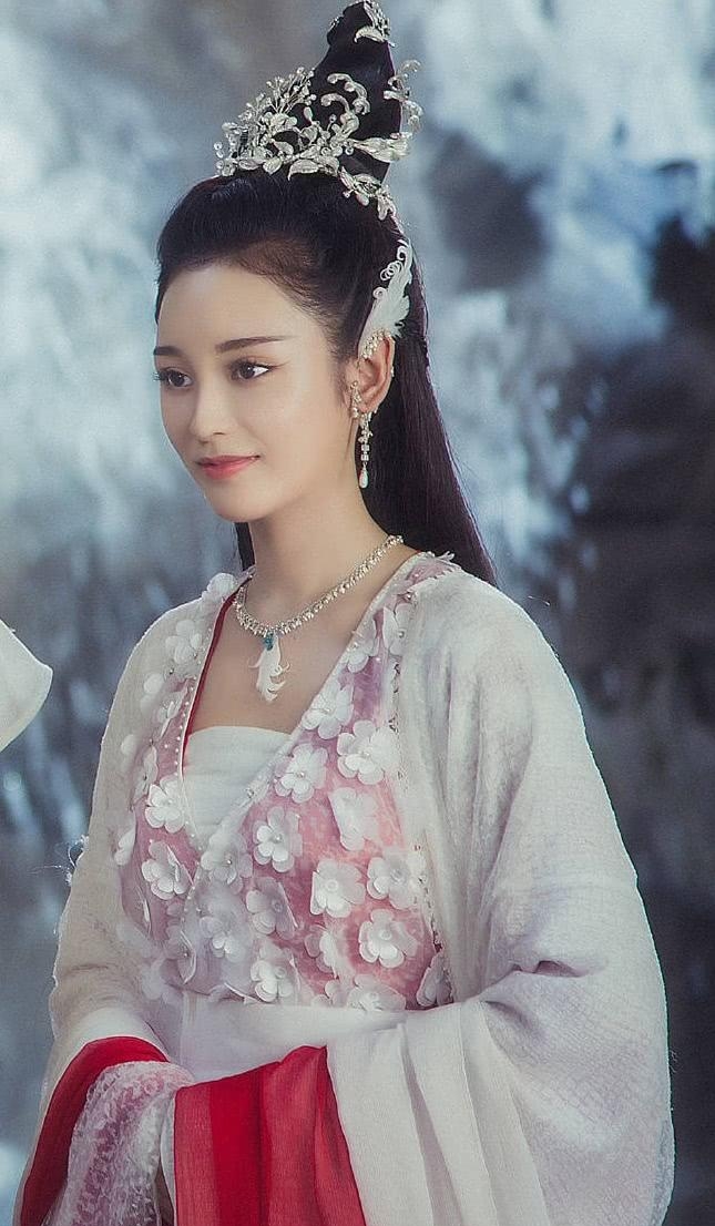 唐嫣旗下有哪些艺人(唐嫣旗下艺人有多少斤) 唐嫣 旗下 第11张