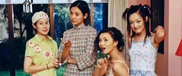 ４３岁的薛佳凝在近的照片中显得呆板，马伊琍海清同龄的智力美女