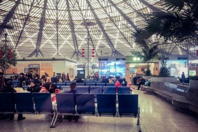 ​上海火车南站春运怎么样（上海火车南站竟然没有人挤人）