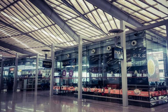 上海火车南站春运怎么样（上海火车南站竟然没有人挤人）(4)