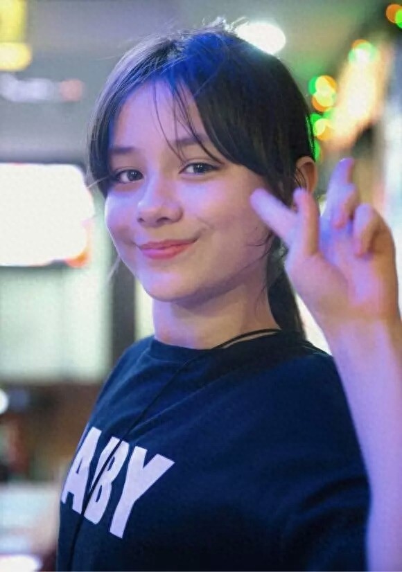 世界上最美的混血双胞胎长大了！