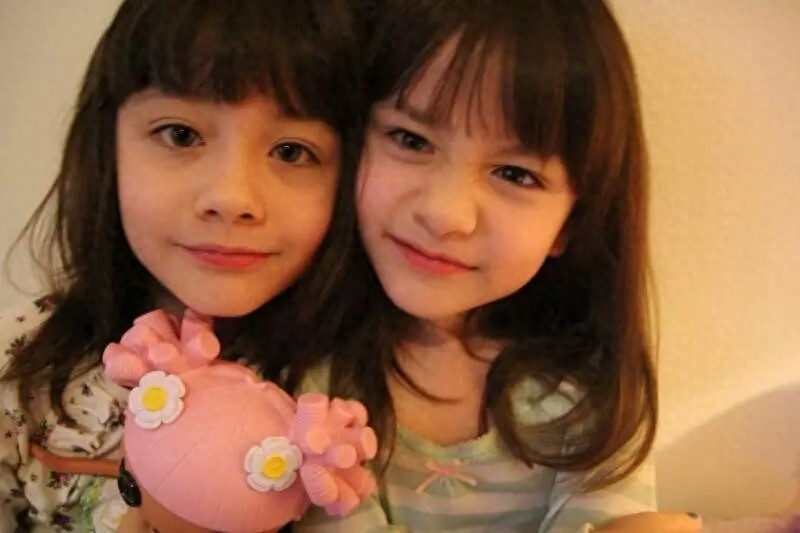 世界上最美的混血双胞胎长大了！