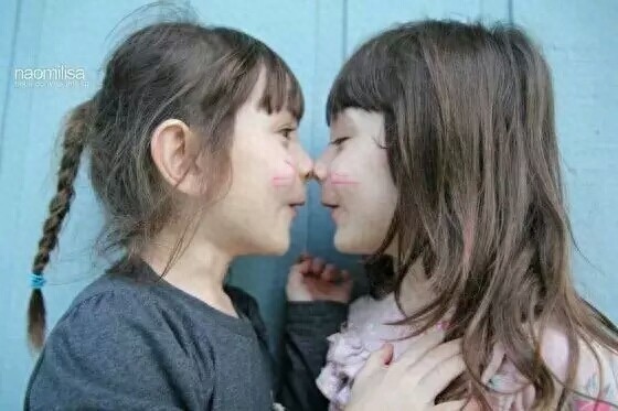 世界上最美的混血双胞胎长大了！