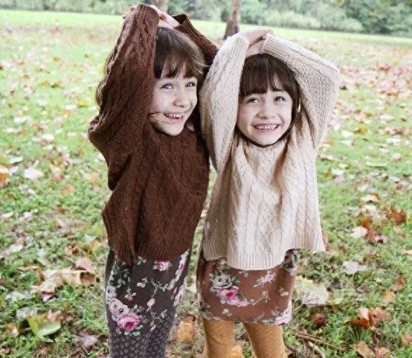 世界上最美的混血双胞胎长大了！