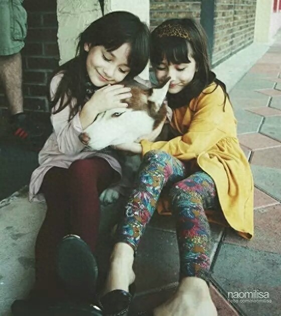 世界上最美的混血双胞胎长大了！