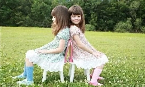 世界上最美的混血双胞胎长大了！