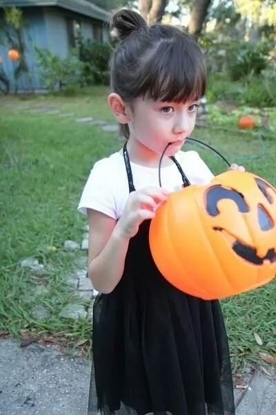 世界上最美的混血双胞胎长大了！