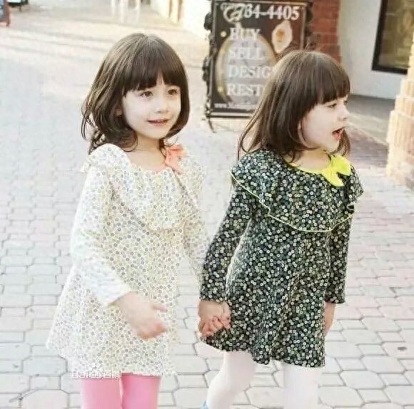 世界上最美的混血双胞胎长大了！