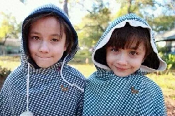 世界上最美的混血双胞胎长大了！