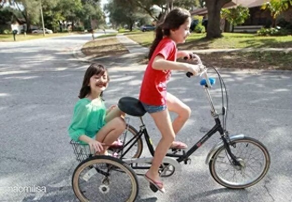 世界上最美的混血双胞胎长大了！