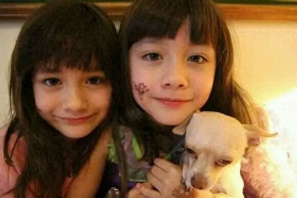 世界上最美的混血双胞胎长大了！