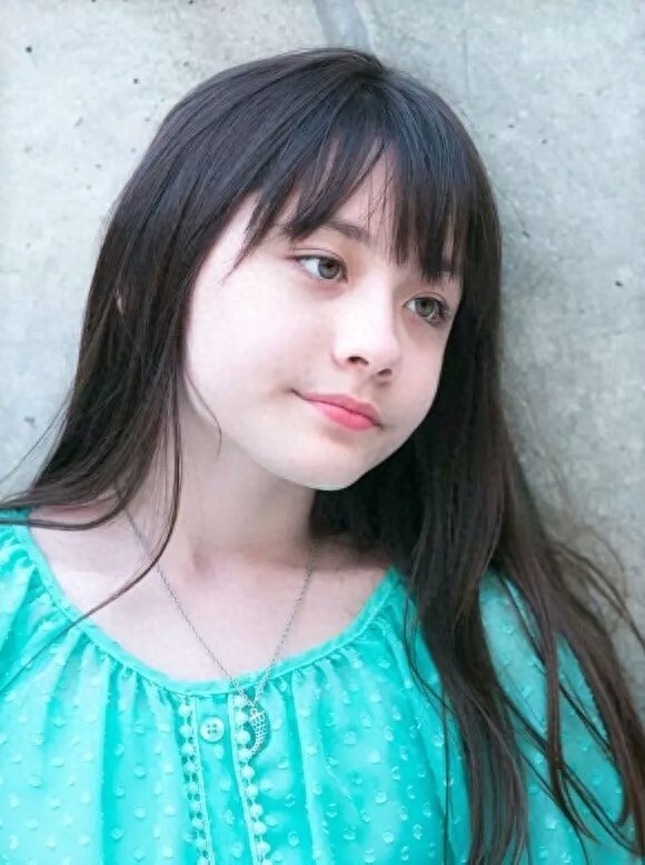 世界上最美的混血双胞胎长大了！