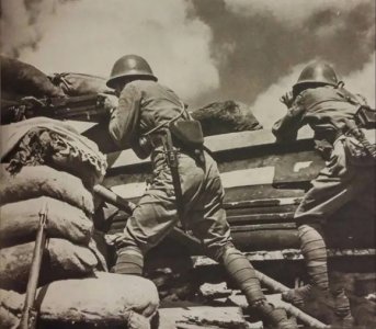 ​淞沪会战究竟有多惨烈，桂军一天打垮六个师，日军投入最大的重炮