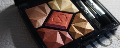 ​眼影一般放几年不能用了