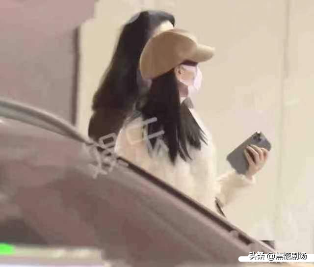 聂欢晒宝宝一家三口合照(任嘉伦的宝宝是男孩还是女孩)