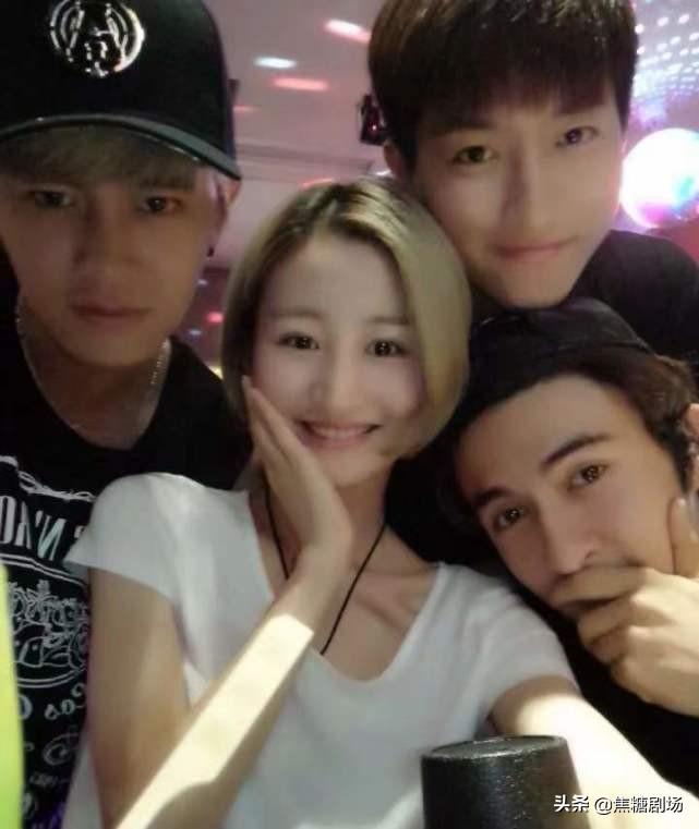 聂欢晒宝宝一家三口合照(任嘉伦的宝宝是男孩还是女孩)