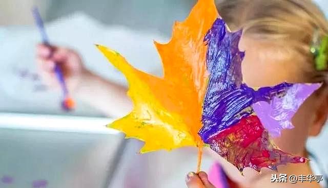 树叶画的简单做法(手工制作妙趣多彩的树叶画)