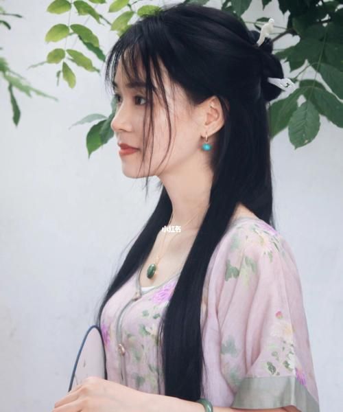 芳龄是不是只能问女性年龄?