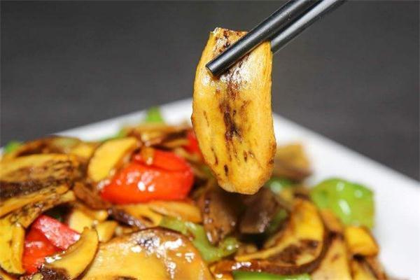 牛肝菌可以炖鸡汤吗 牛肝菌炖鸡汤的做法