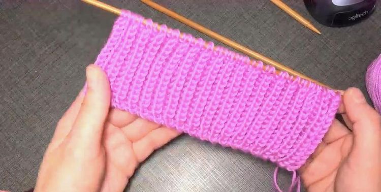 围巾如何织出一个洞