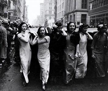 ​民国浪漫时代的真相：旗袍美女娼妓盛行，37年换了21任总统