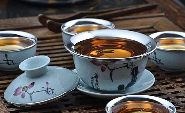 云南西双版纳旅游工艺品(在这个世界最大的手工艺品产地)(6)