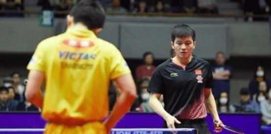 亚洲杯杨影解说再惹热议，“妙语”连珠称小胖技术单一，漏洞百出