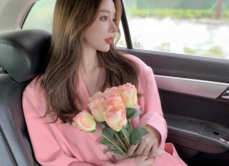 他默默关注你的5个迹象，男生掩饰暗恋你的表现原来这么明显