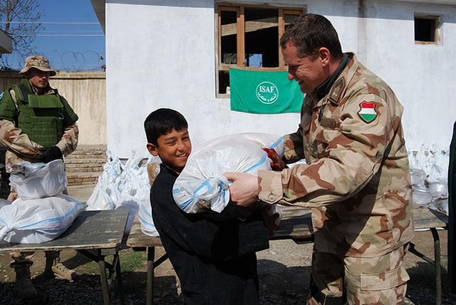 真实展现阿富汗残酷战争 西方36国参与的自由之战(17)