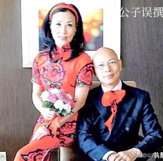 汪明荃为什么嫁罗家英（汪明荃情史离婚刘昌华）(2)