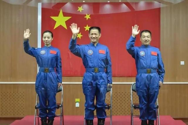 最近最有名的三位航天英雄（放牛娃飞行员航天英雄）(17)