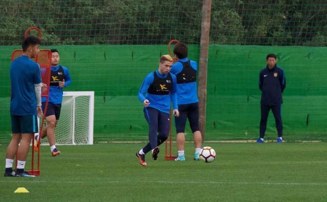 叶尔凡首秀抢眼！热血苏宁全华班1比1战平欧罗巴FC！