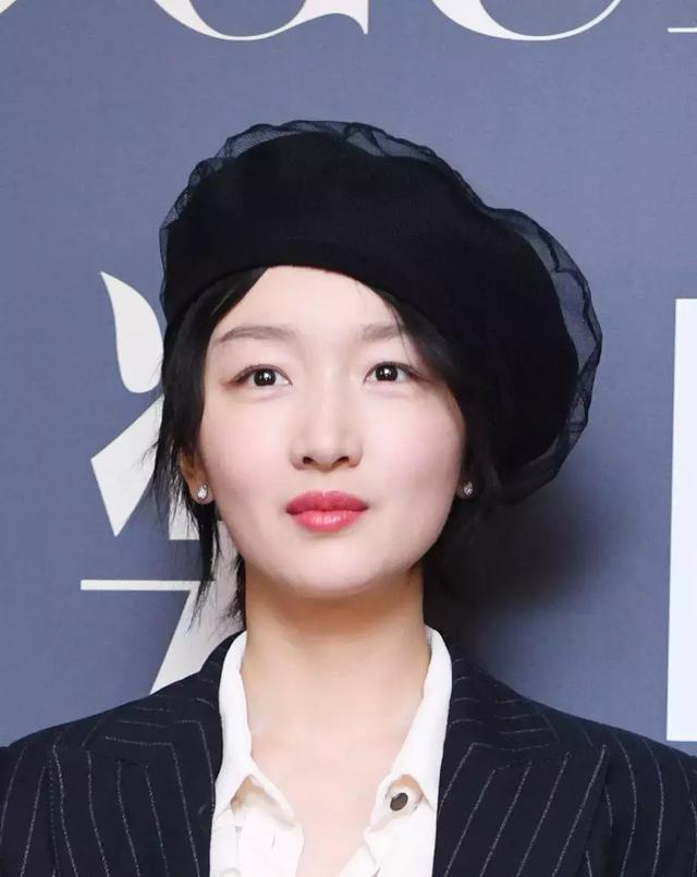 今年秋冬天流行什么发型（这九款发型简单利落又时髦）(33)